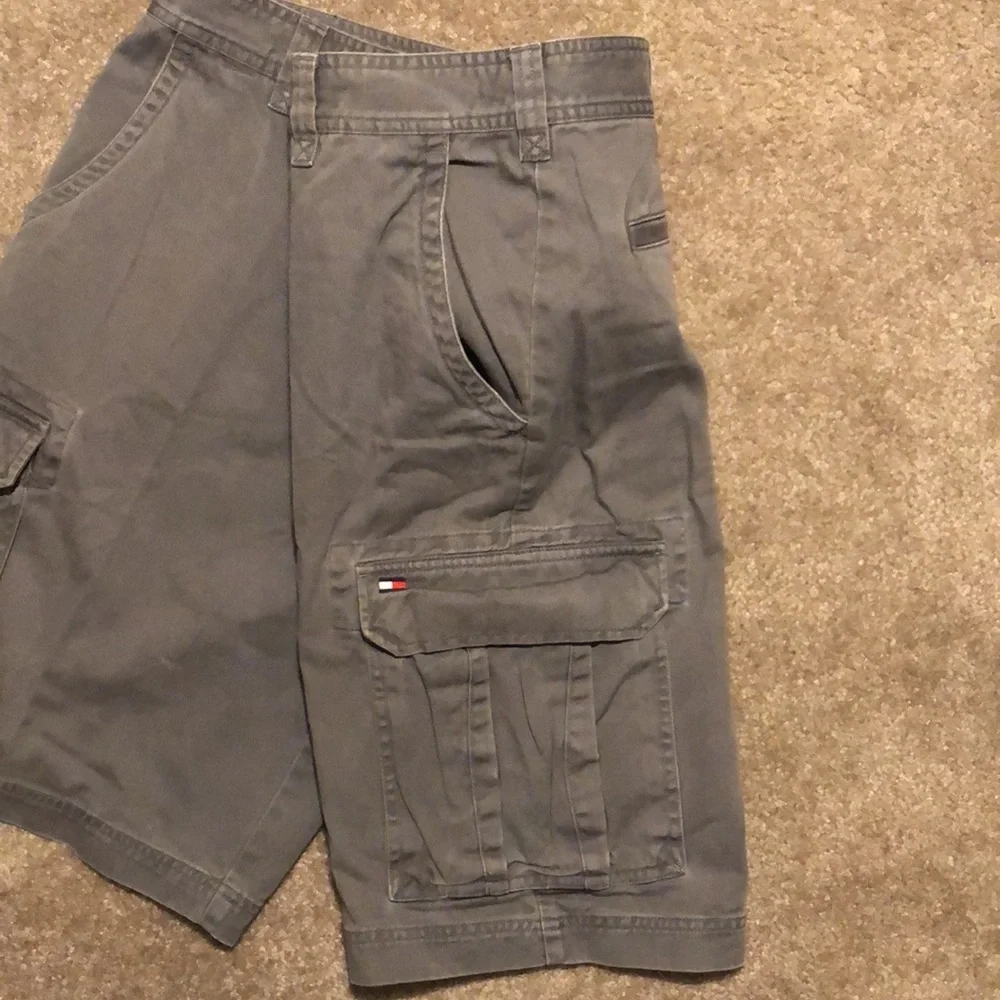 Vintage Tommy Hilfiger Gray High Rise 9 Inch Inseam Cotton Cargo Shorts